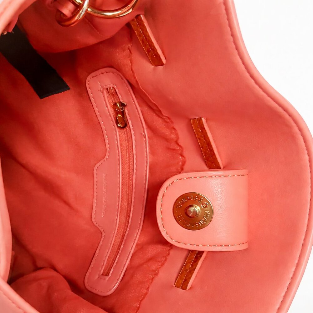 Gorgeous Vegan Leather Badgley Mischka Coral Shoulder Bag NWT - Picture 6 of 11